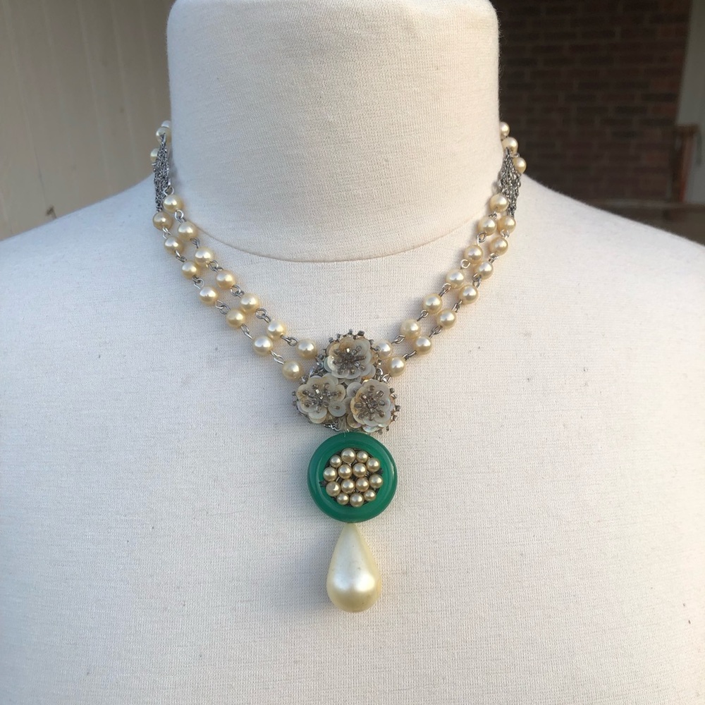 “Ming Green” 💚 Beautiful hand crafted necklace from repurposed vintage jewelry